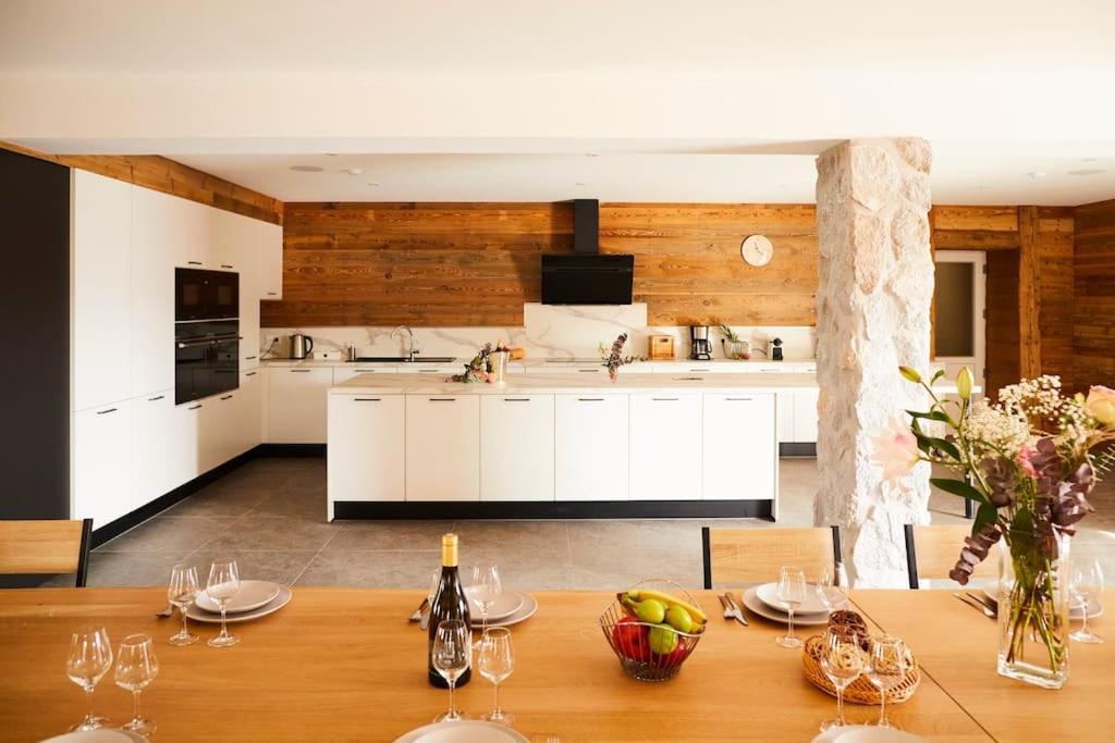 Chalet La Forgerie Piscine Jacuzzi Cinema מראה חיצוני תמונה